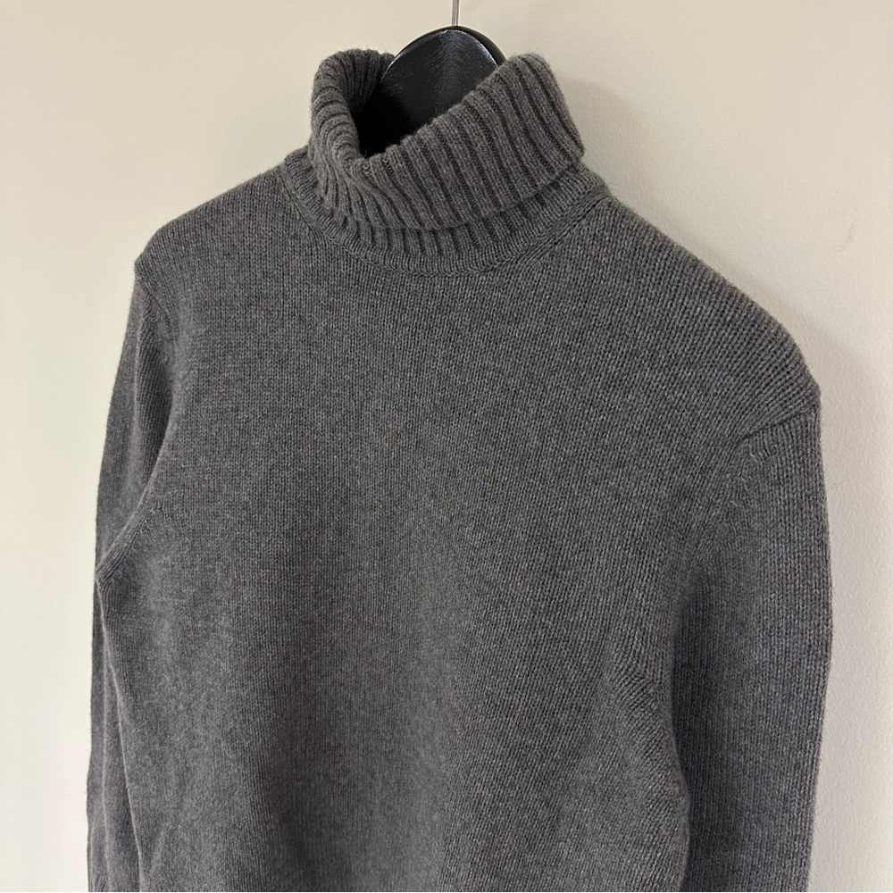 MEDIUM Zara Turtleneck Sweater